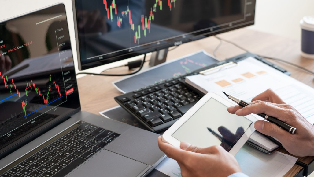 Comparing Market Makers Vs. ECNs - Which is Better?